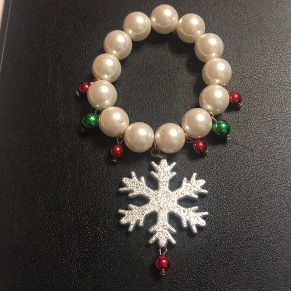 SPARKLE SNOWFLAKE ❄️ & PEARL bracelet - Picture 1 of 4